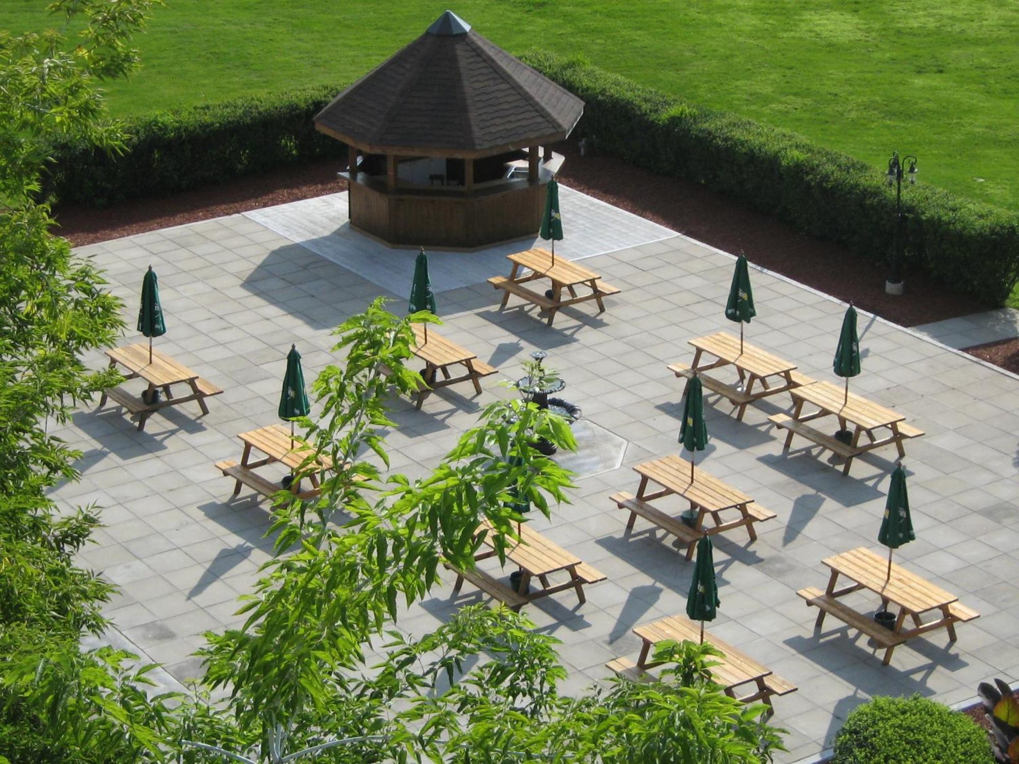 Ramada By Wyndham Belleville Harbourview Conference Center Ресторант снимка